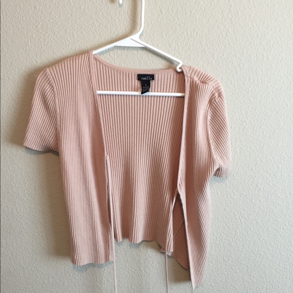 Front tie top